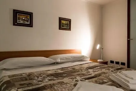 Elegante Nel Cuore Di Lägenhet Ferrara