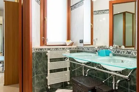 Elegante Nel Cuore Di *